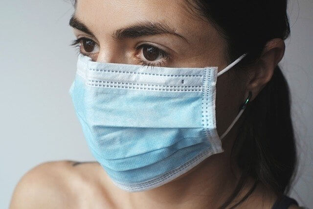 lady with facemask